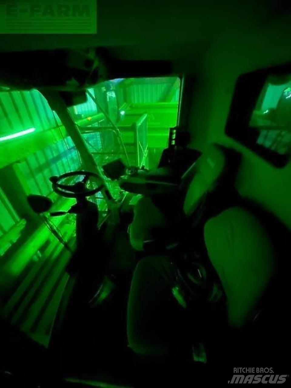 CLAAS lexion 740 Ražas novākšanas kombaini