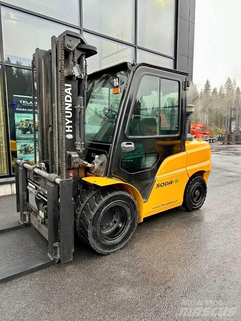 Hyundai 50DA-9 Tehnika ar dīzeļa dzinēju