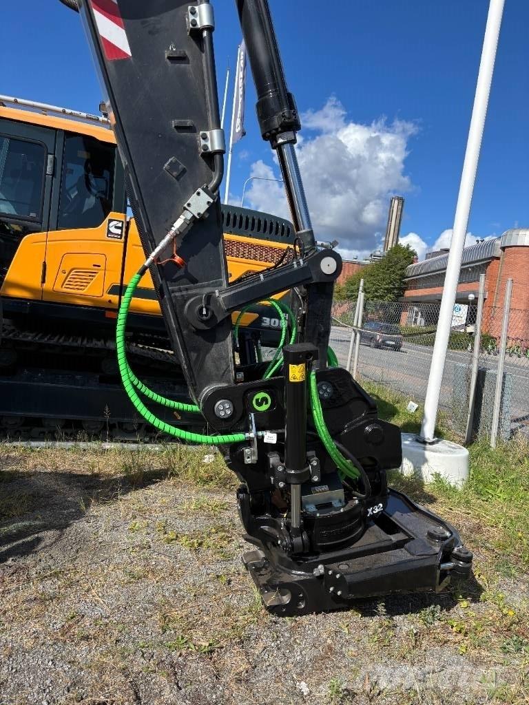 Hyundai HX300A L Kāpurķēžu ekskavatori