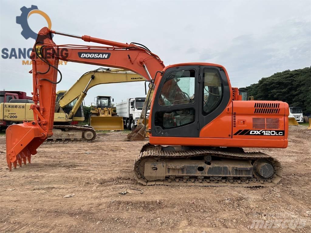 Doosan DX 120 Kāpurķēžu ekskavatori