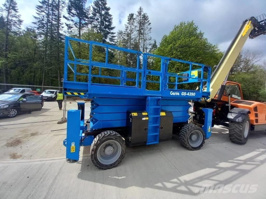 Genie GS 4390 RT Šķerveida pacēlāji