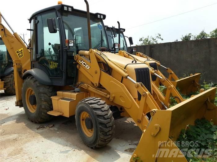 JCB 3 CX Ekskavatori-iekrāvēji