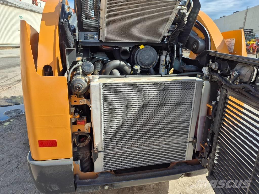 CASE 2V280B Lietoti riteņu kompaktiekrāvēji