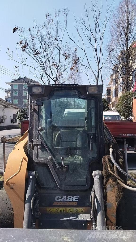 CASE SR 250 Lietoti riteņu kompaktiekrāvēji