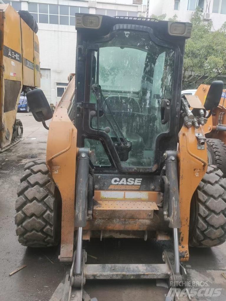 CASE SR 250 Lietoti riteņu kompaktiekrāvēji
