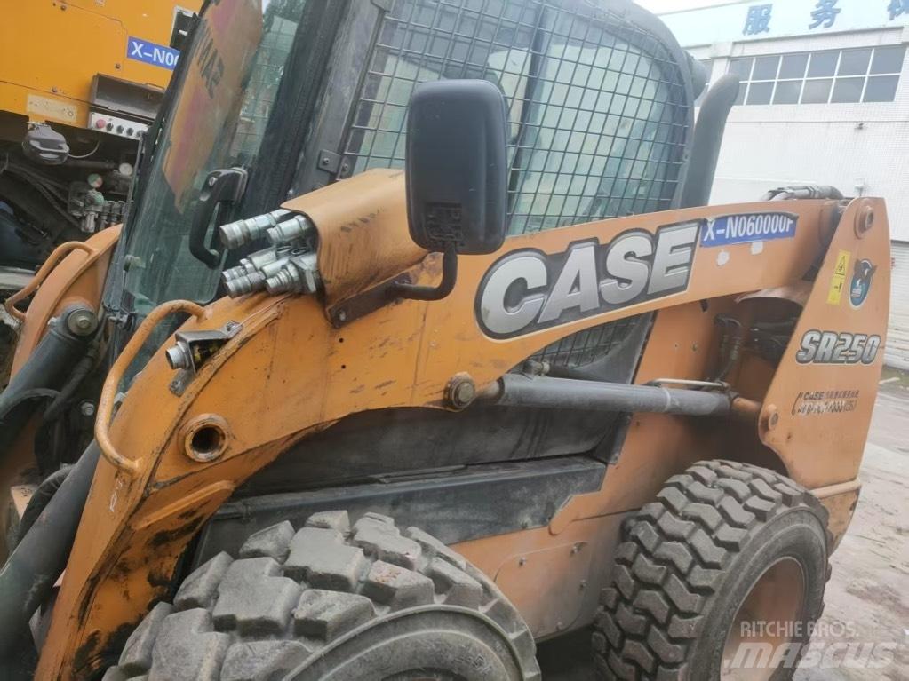 CASE SR 250 Lietoti riteņu kompaktiekrāvēji