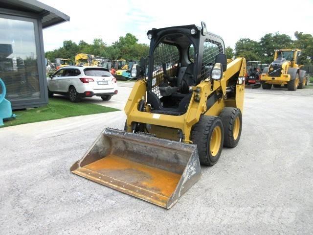 CAT 226 D Lietoti riteņu kompaktiekrāvēji