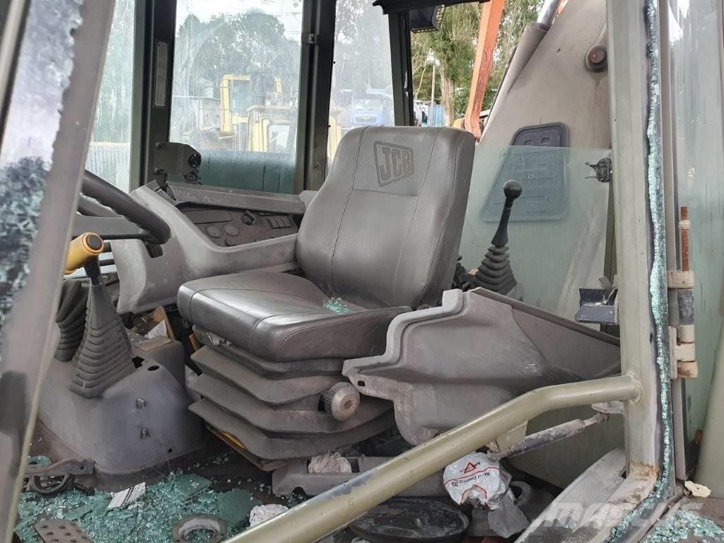 JCB 4 CX Ekskavatori-iekrāvēji