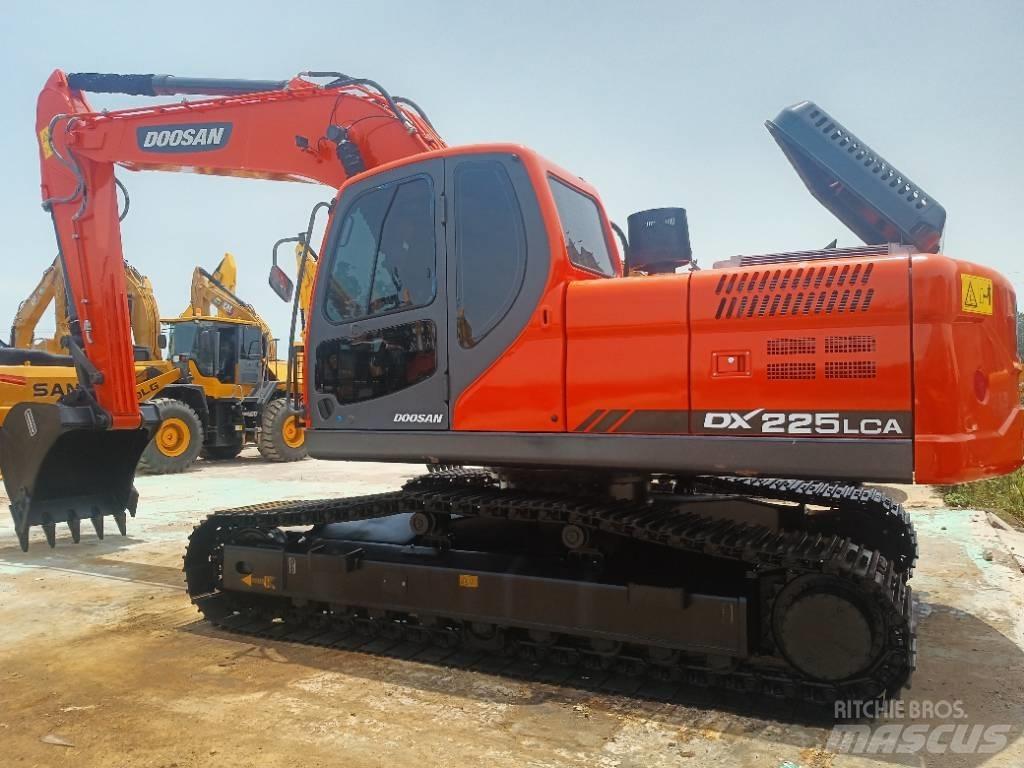 Doosan DX 225 LCA Kāpurķēžu ekskavatori