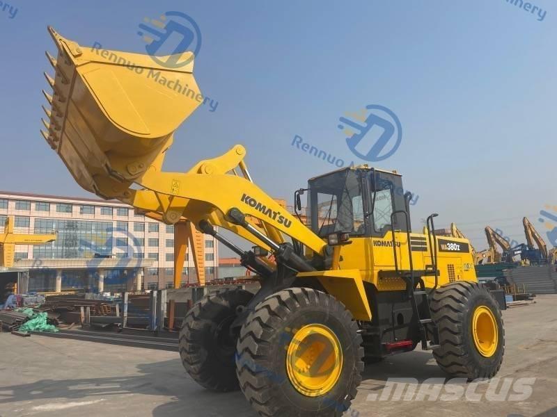 Komatsu WA380 Iekrāvēji uz riteņiem