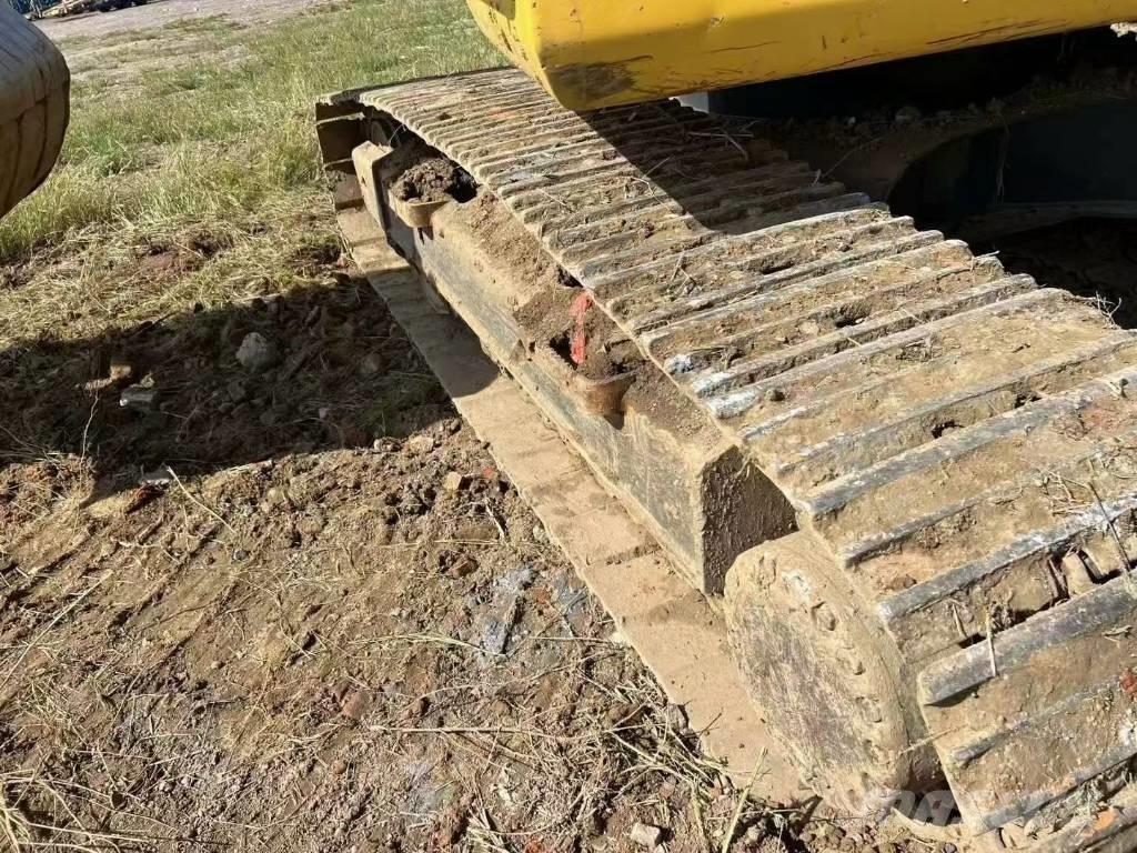 Komatsu PC 200 Kāpurķēžu ekskavatori