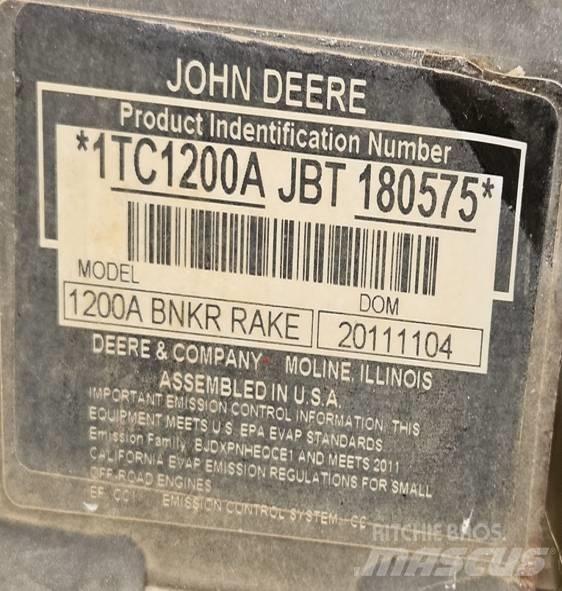 John Deere 1200 A Grābekļi