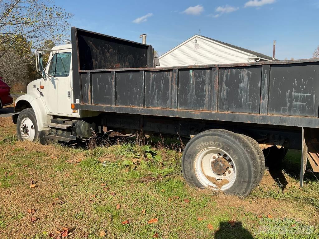 International 4900 Pašizgāzējs