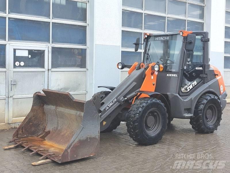Hitachi ZW 75-6 Lietoti riteņu kompaktiekrāvēji