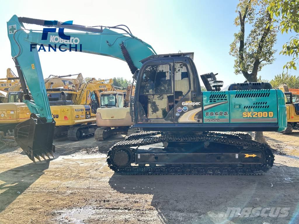 Kobelco SK 200 Kāpurķēžu ekskavatori