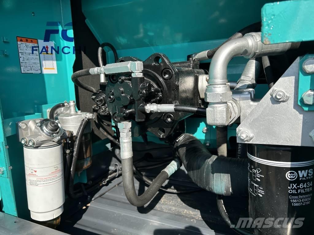 Kobelco SK 200 Kāpurķēžu ekskavatori