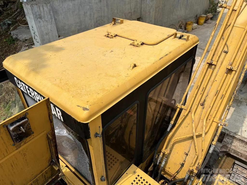 CAT 307 Kāpurķēžu ekskavatori