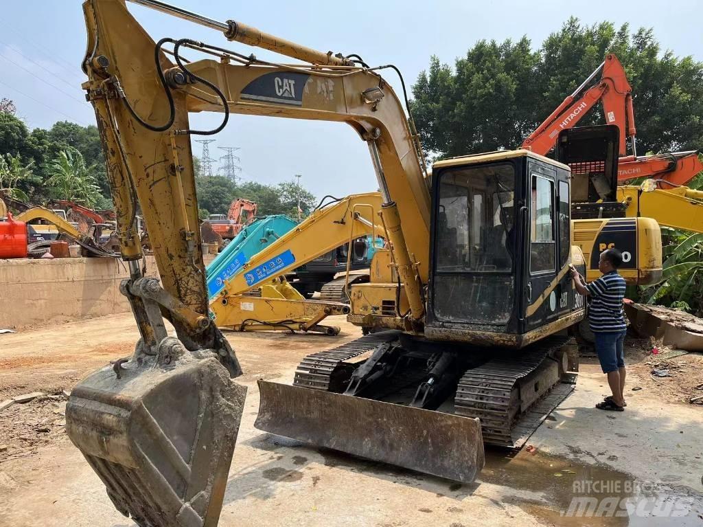CAT 307 Kāpurķēžu ekskavatori