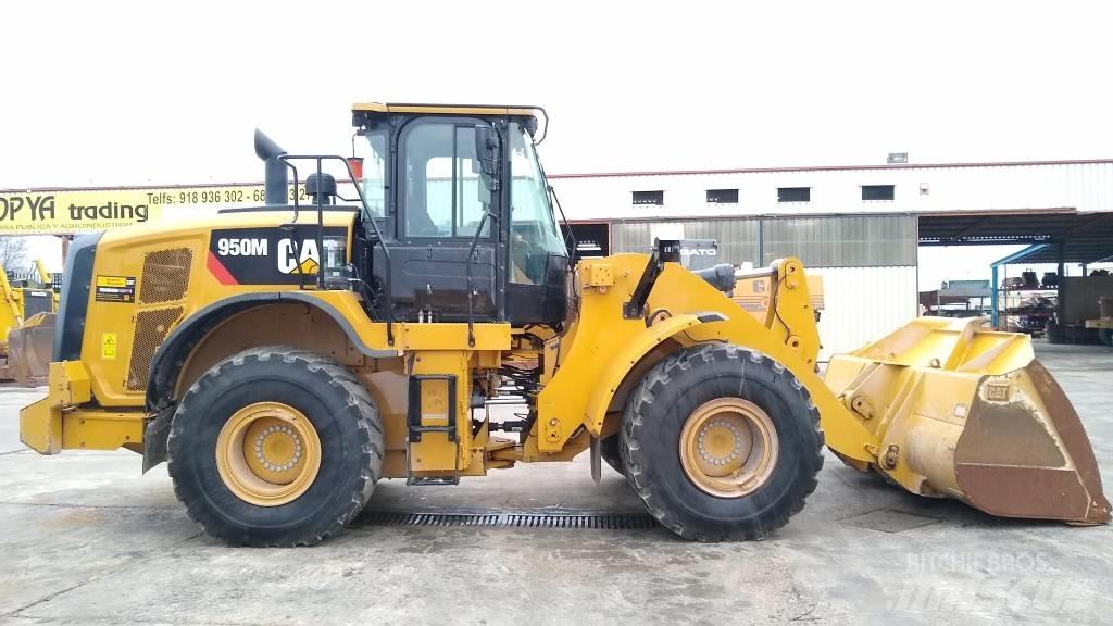 CAT 950M Iekrāvēji uz riteņiem