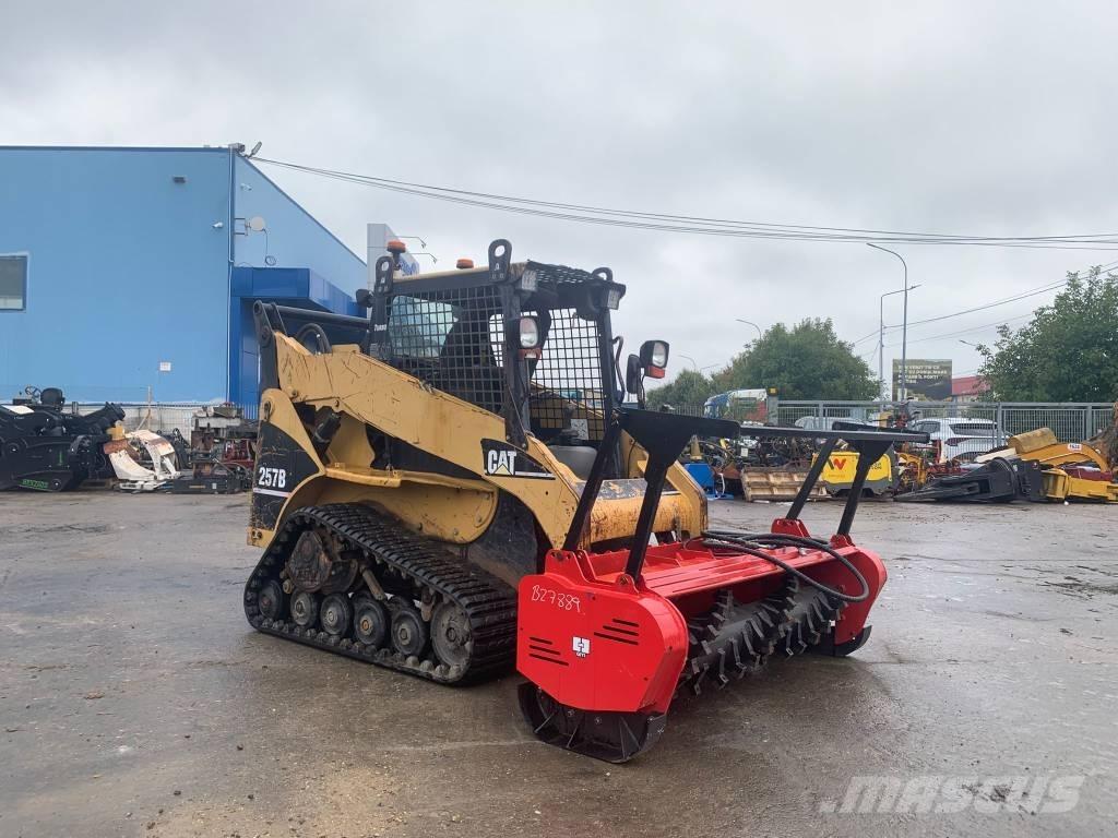 CAT 257 B Lietoti riteņu kompaktiekrāvēji