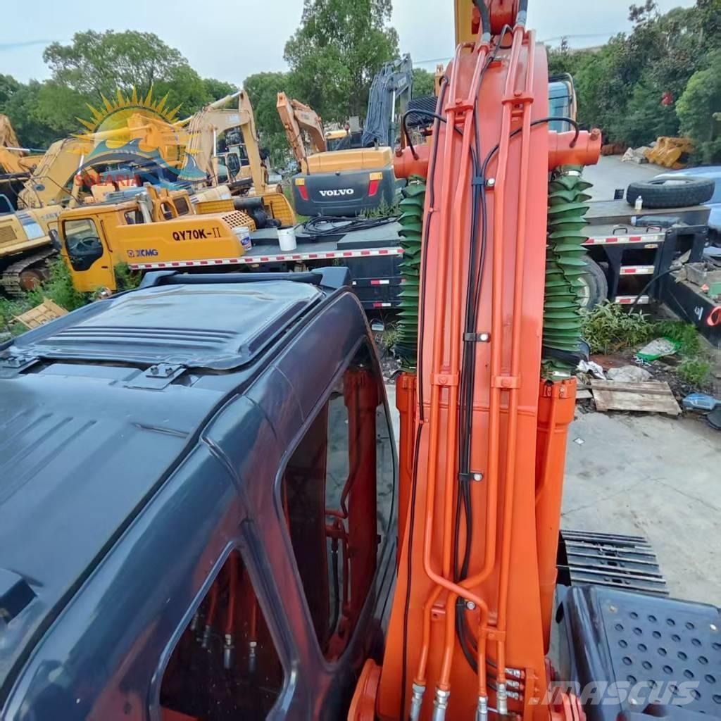 Hitachi ZX 120 Kāpurķēžu ekskavatori