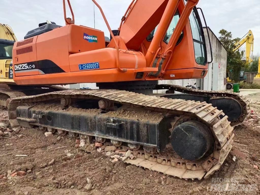 Doosan DX 225LC-9C Kāpurķēžu ekskavatori