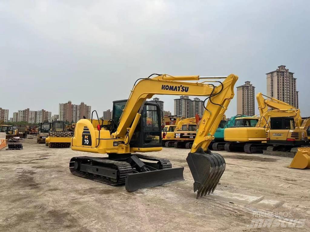 Komatsu PC70-8 Kāpurķēžu ekskavatori