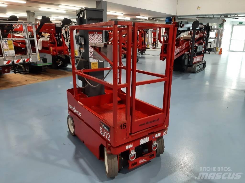 SkyJack SJ 12 Vertikālie pacēlāji