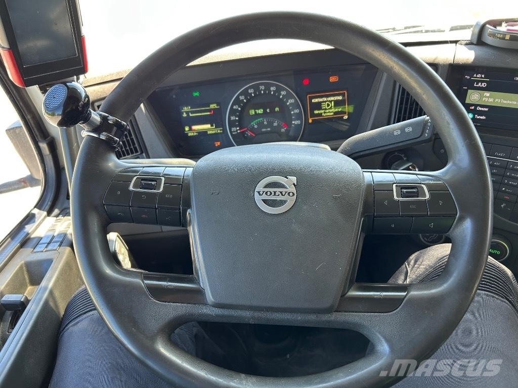 Volvo FMX 510 Treileri ar āķi