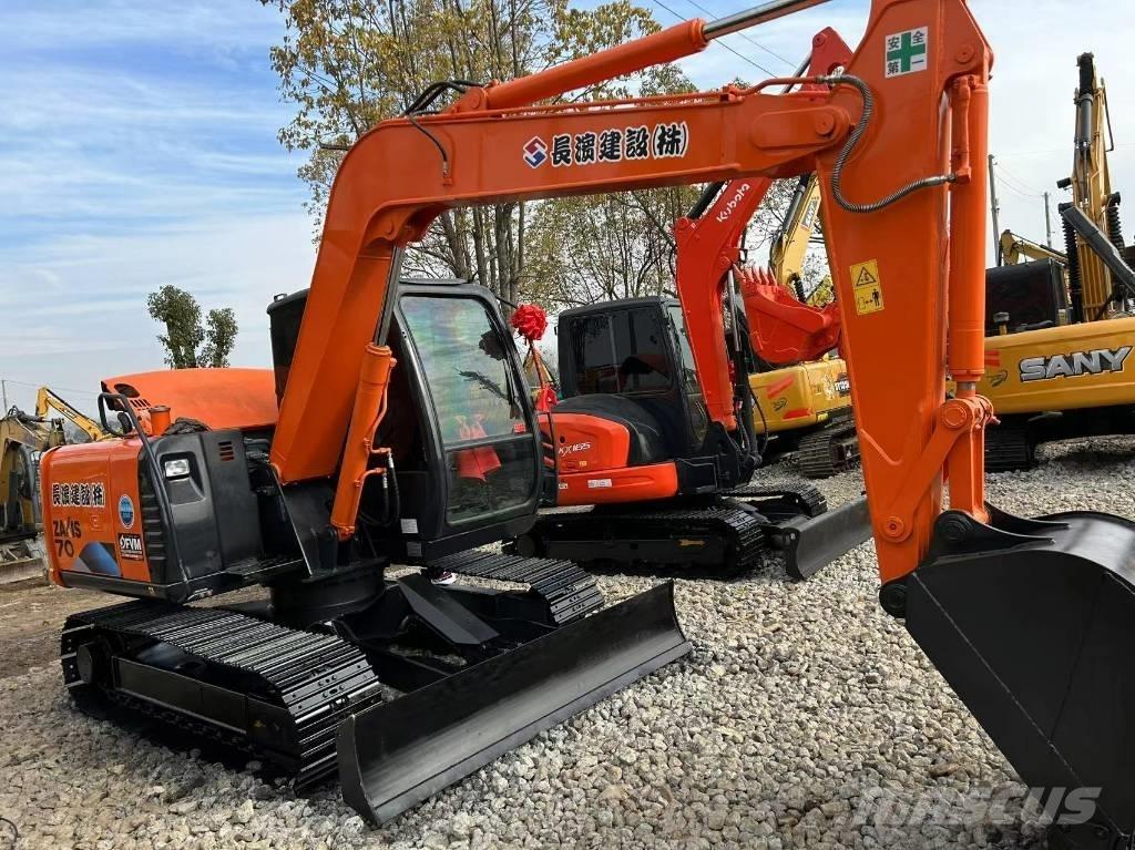 Hitachi 70 Kāpurķēžu ekskavatori