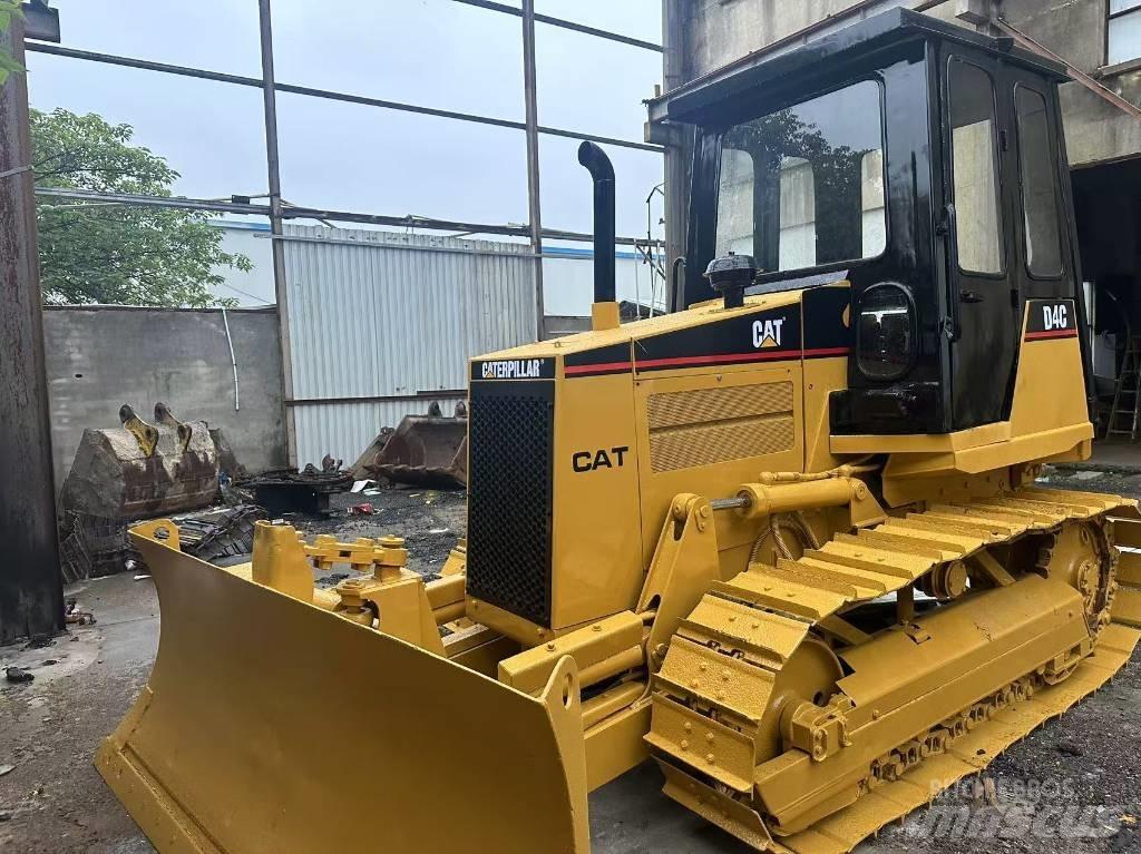 CAT D 4 C Kāpurķēžu buldozeri