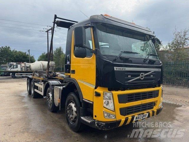 Volvo FM 380 Treileri ar āķi