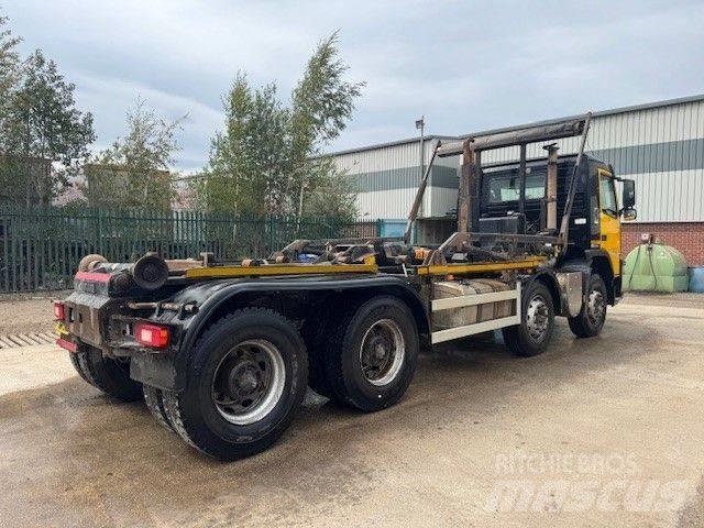 Volvo FM 380 Treileri ar āķi