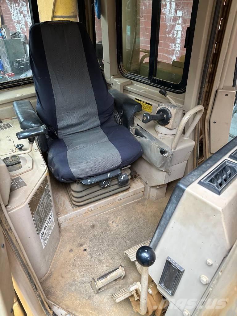 CAT D 6 H II Kāpurķēžu buldozeri