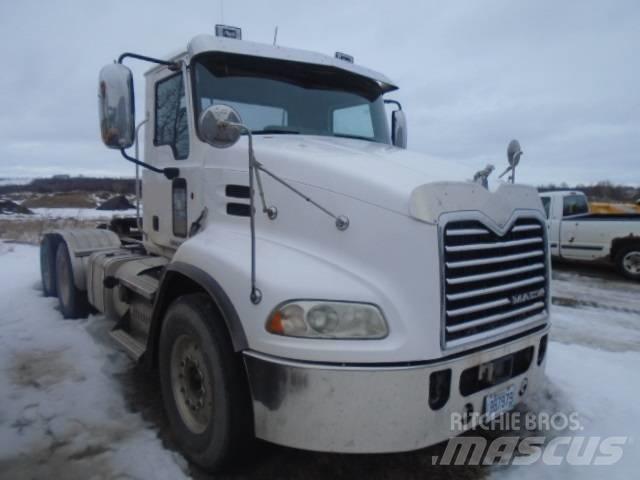 Mack CXU 613 Vilcēji