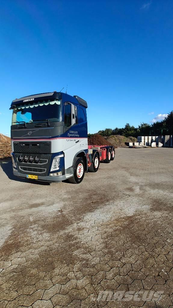Volvo FH 500 8x4 Treileri ar āķi