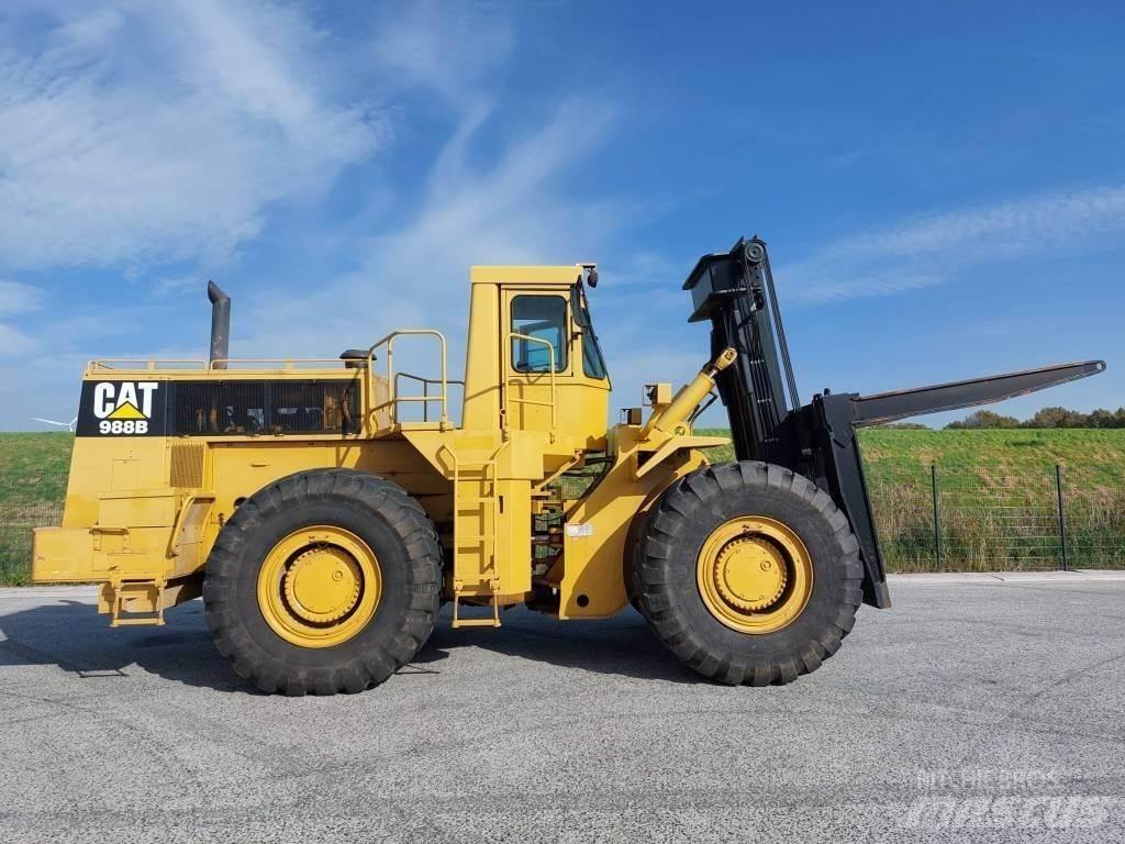 CAT 988 B Iekrāvēji uz riteņiem