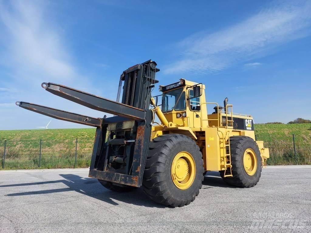 CAT 988 B Iekrāvēji uz riteņiem