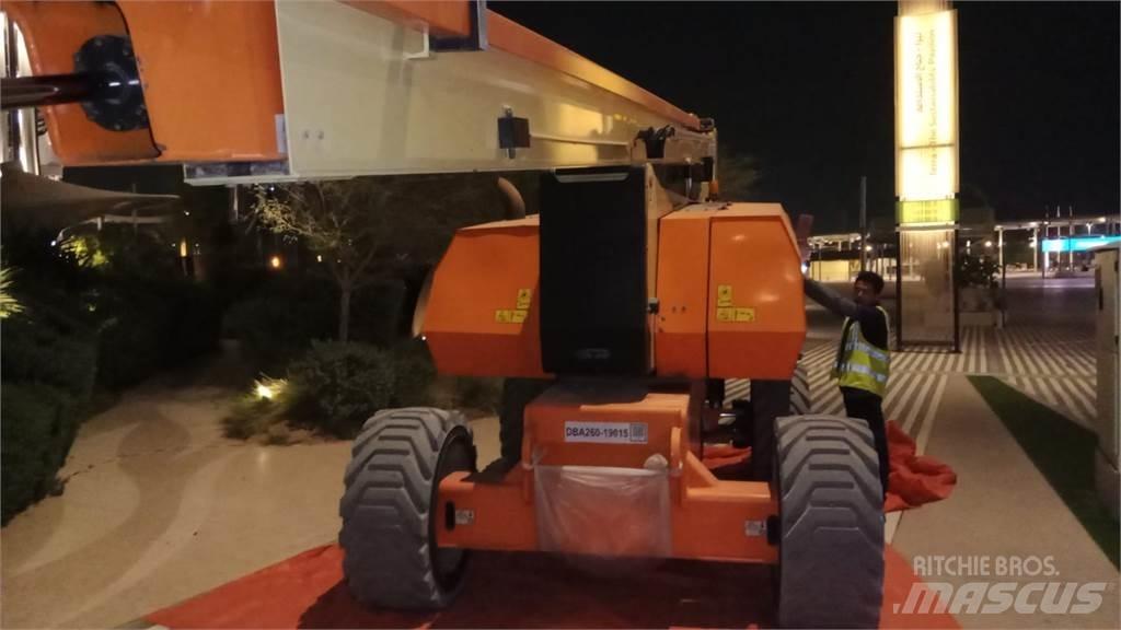 JLG 800AJ Strēles pacēlāji