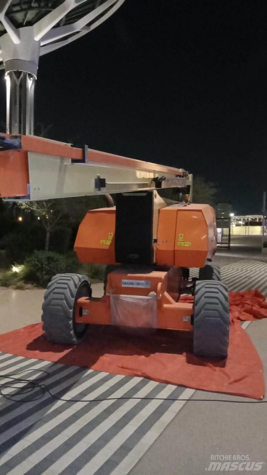 JLG 800AJ Strēles pacēlāji