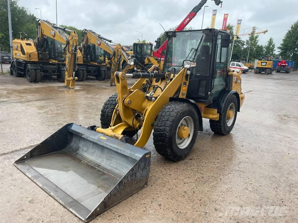 CAT 906 M Iekrāvēji uz riteņiem