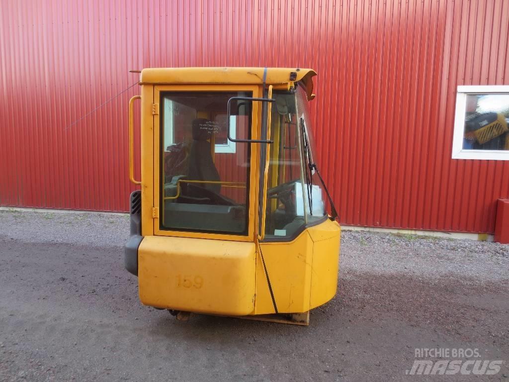 Volvo L 180 D Kabīnes un interjers