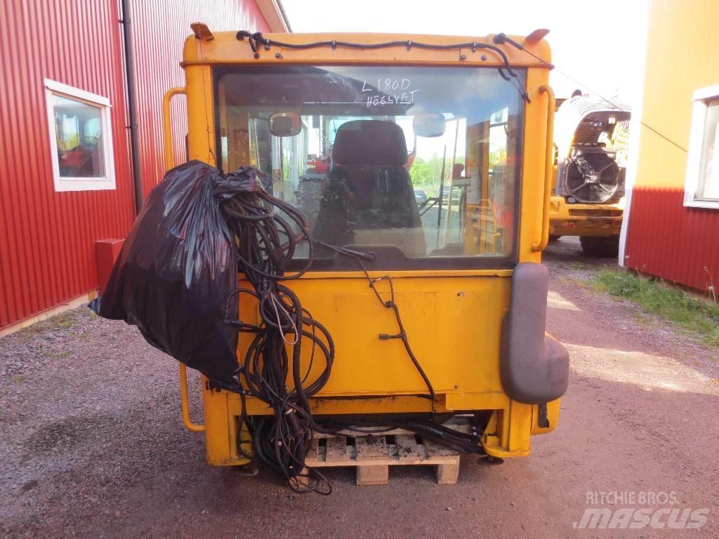 Volvo L 180 D Kabīnes un interjers
