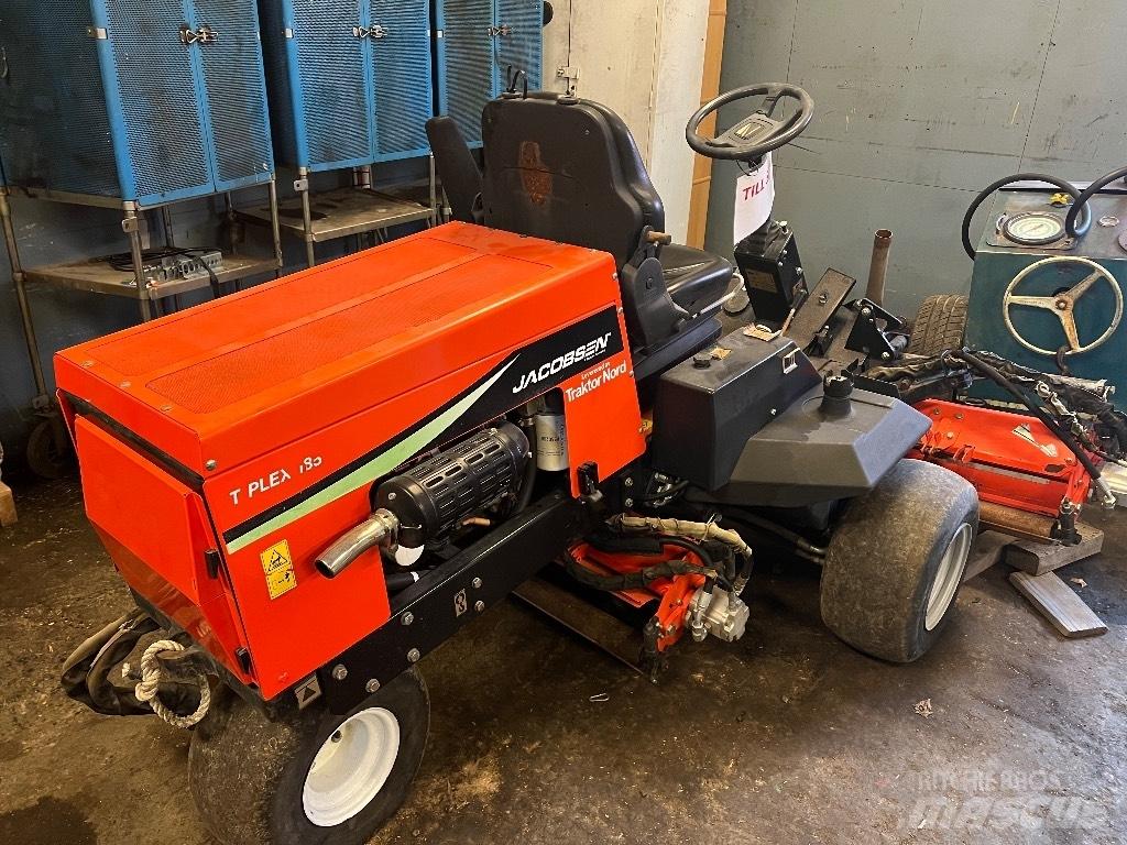 Jacobsen T-PLEX185 Mauriņa traktors