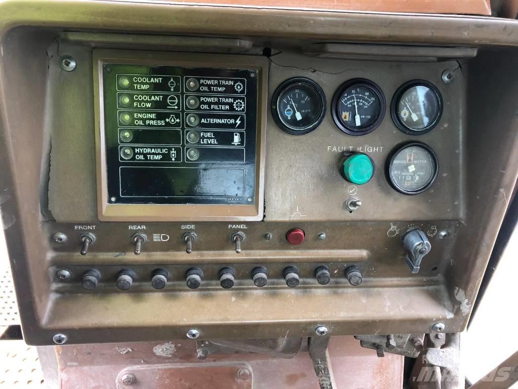 CAT D 10 Kāpurķēžu buldozeri