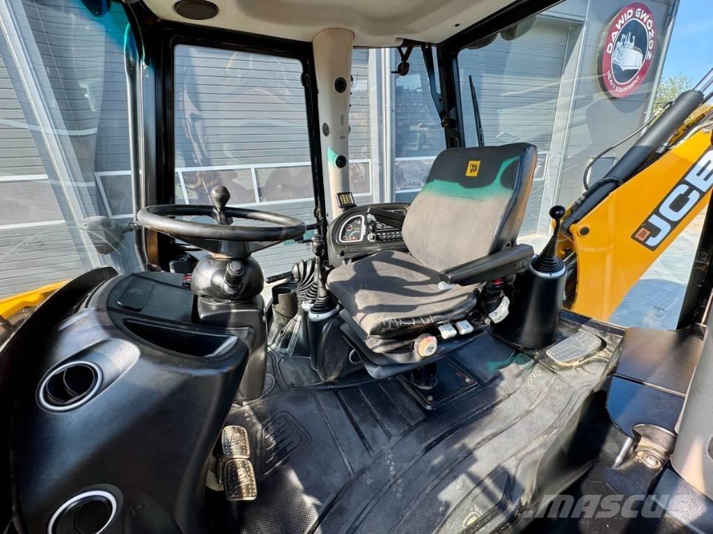 JCB 4 CX Ekskavatori-iekrāvēji