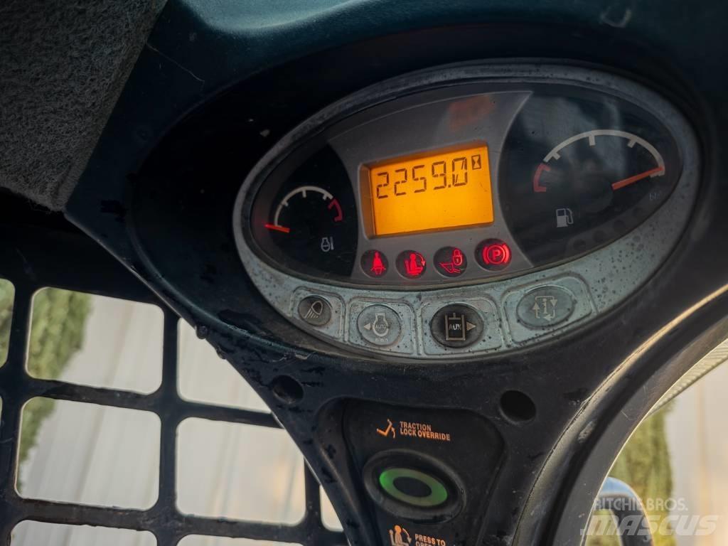 Bobcat T 650 Lietoti riteņu kompaktiekrāvēji