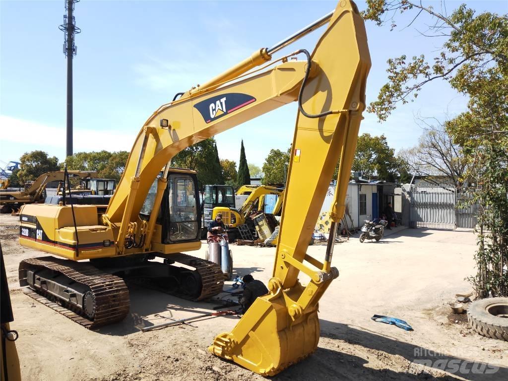 CAT 320 B Kāpurķēžu ekskavatori