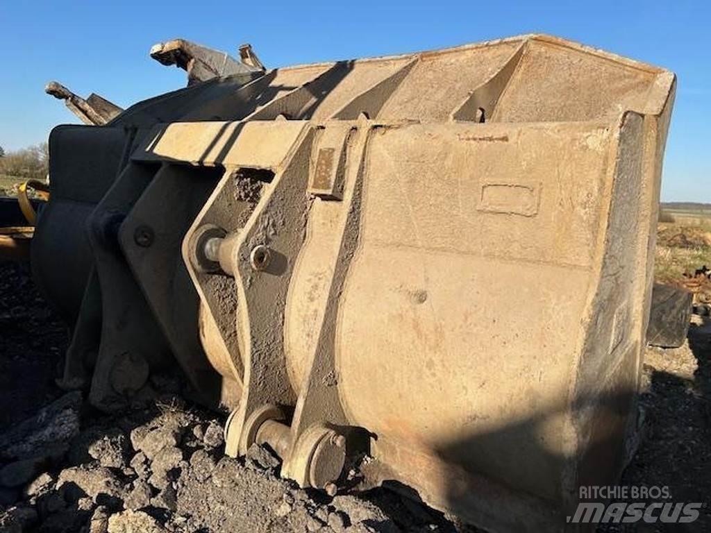 CAT 973D Kausi