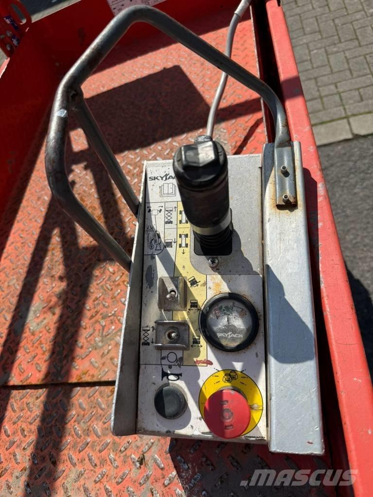 SkyJack SJ 3219 Šķerveida pacēlāji